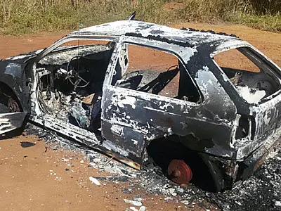 Veículo é incendiado na cidade de Três Lagoas