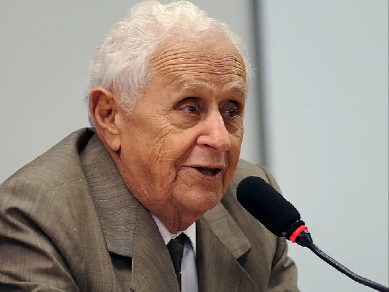 Nelson Trad passa mal e é internado no Proncor