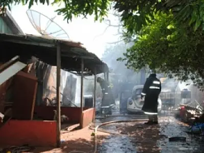 Crianças brincam com isqueiro e casa pega fogo em Dourados