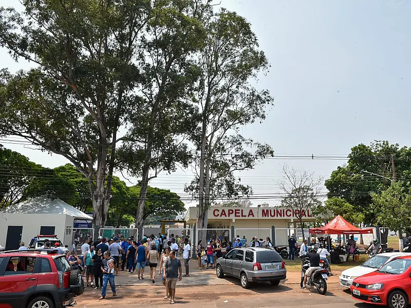 Cemitérios públicos de Campo Grande recebem mais de 30 mil visitantes no Dia de Finado
