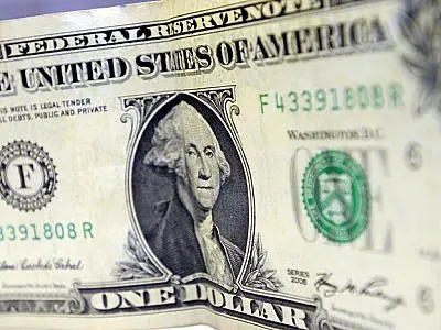 Bolsa opera em alta e dólar cai para R$ 3,77