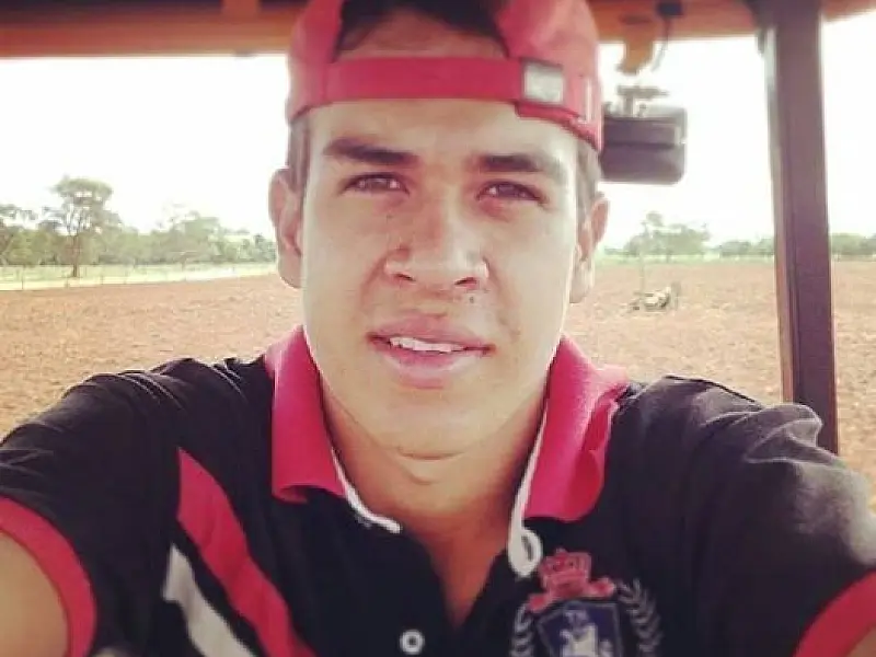 Jovem morre após sofrer descarga elétrica em computador