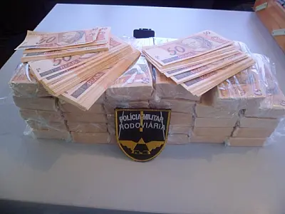 Adolescente de 16 anos é apreendida com R$ 310 mil falsos
