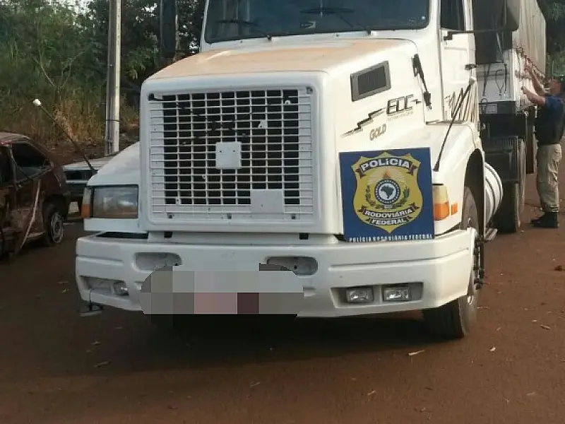 Carreta com cigarros é apreendida em Rio Brilhante