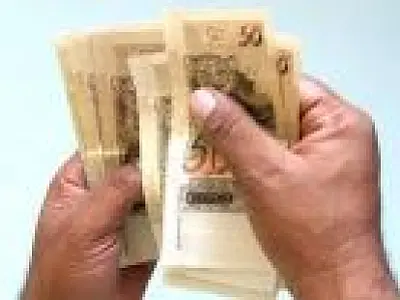 Salário mínimo deve ficar entre R$ 722 e R$ 724, afirma Dilma