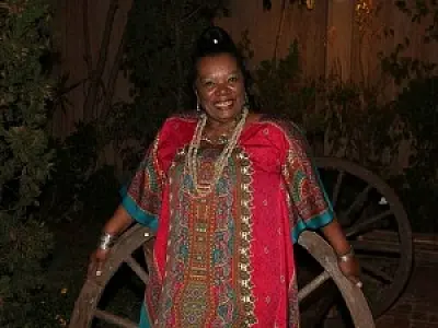 Atriz de 'A Vida da Gente' sofre AVC e está internada no Rio