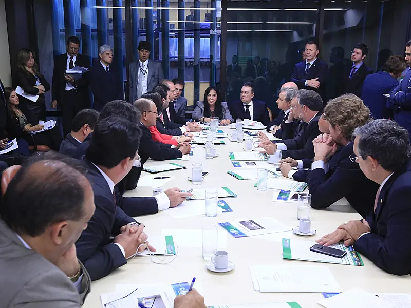 Deputados adiam para agosto votação do Orçamento de 2016