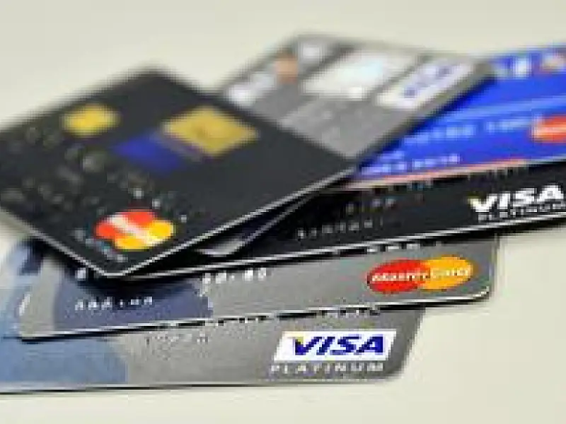 Cartões de lojas e empréstimos elevam inadimplência em 27 capitais