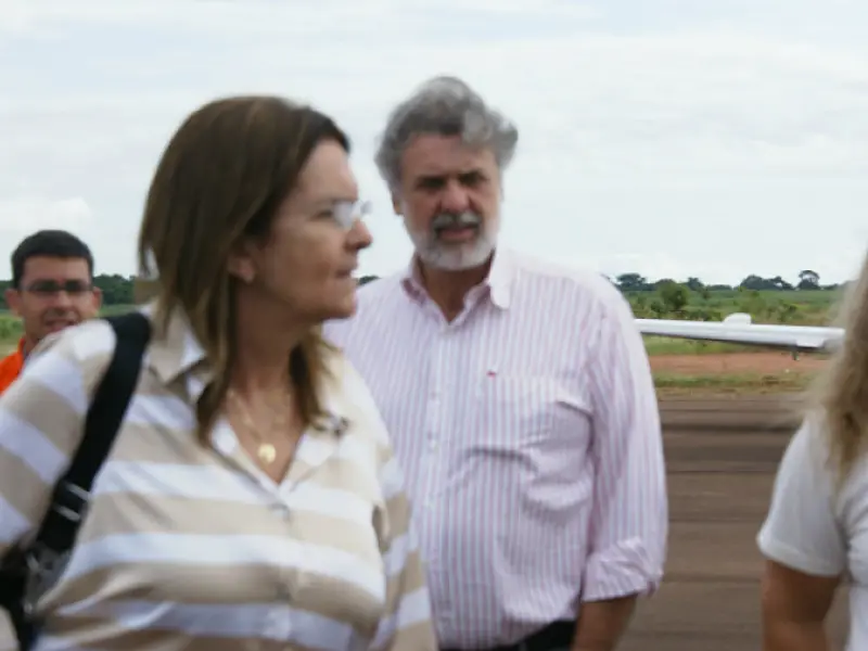Presidente da Petrobras inspeciona fábrica de fertilizantes em Três Lagoas