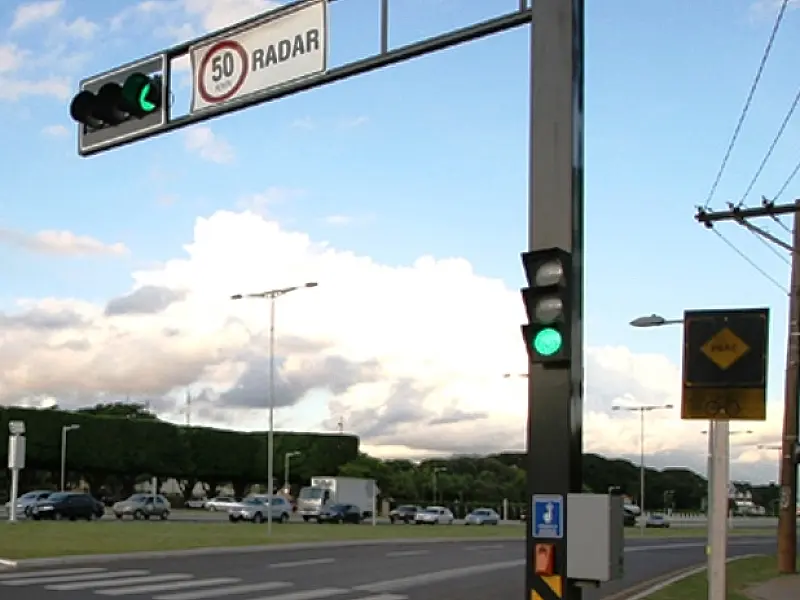 Semáforo é instalado nesta sexta em cruzamento nas Moreninhas