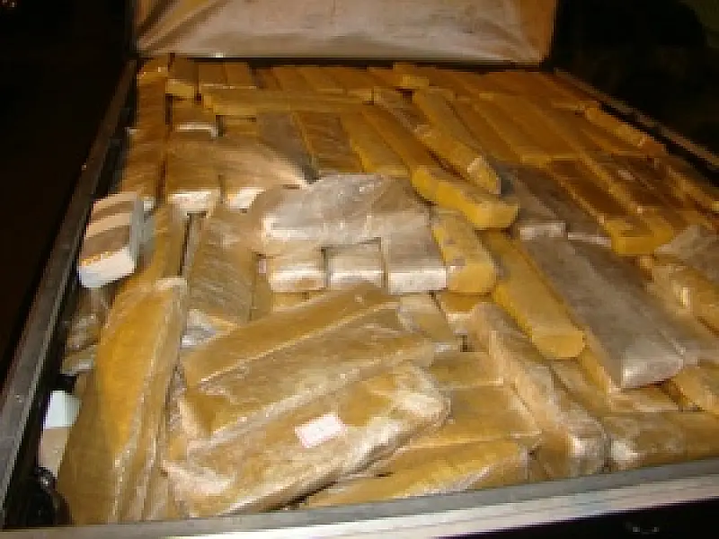 Homem que transportava 781 kg de maconha é pego pela polícia após blitz