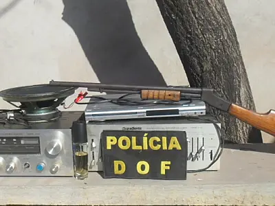 DOF prende jovem, apreende arma e adolescente e recupera objetos furtados