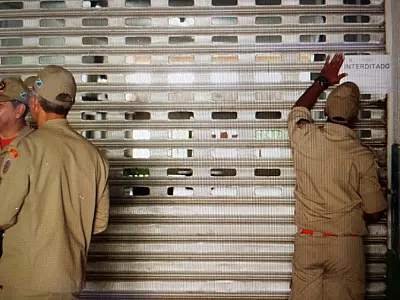 Bombeiros interditam e lacram prédio da antiga rodoviária