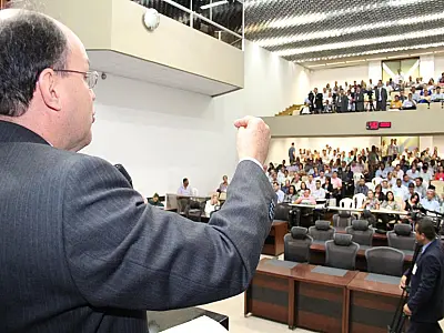 Deputado fala sobre vivências do mandato durante seminário de vereadores