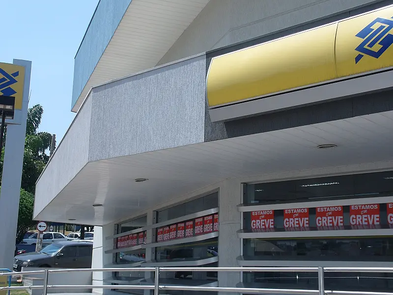 Bancários de MS começam greve por aumento salarial