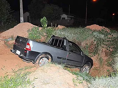 Veículo caído em buraco é encontrado nessa sexta em Alcinópolis