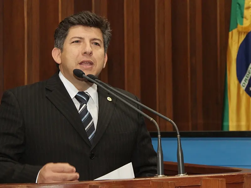 Capital pode perder cerca de R$ 2 milhões por falta de licitação, diz deputado