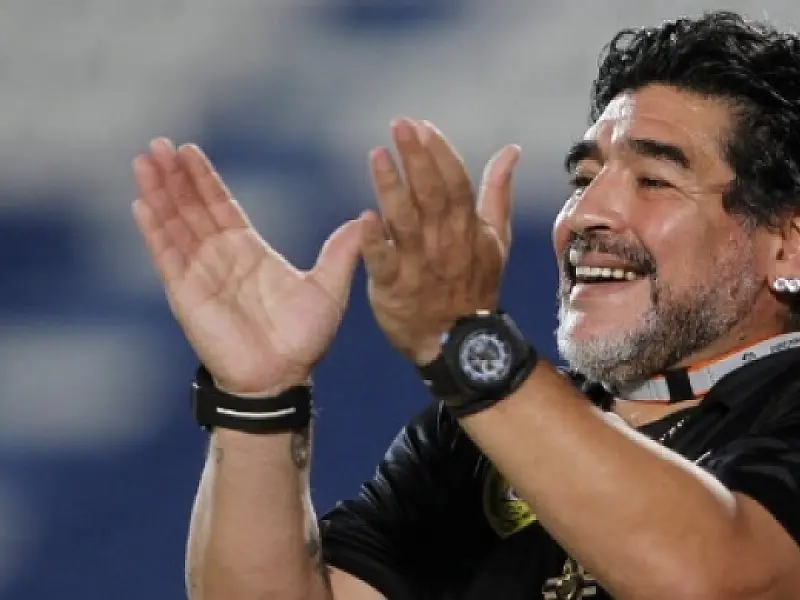 Maradona aceita substituir Zico como técnico do Iraque