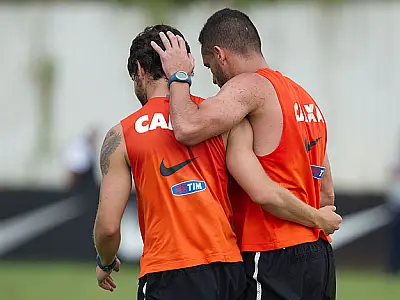 Alexandre Pato tem boa atuação e até faz gol em jogo-treino do Timão