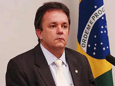 Confira a entrevista com o candidato Vander Loubet