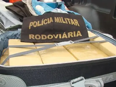Jovem é encontrado com 32 tabletes de maconha