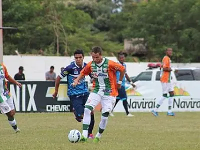 Naviraiense vence o Ivinhema e busca liderança