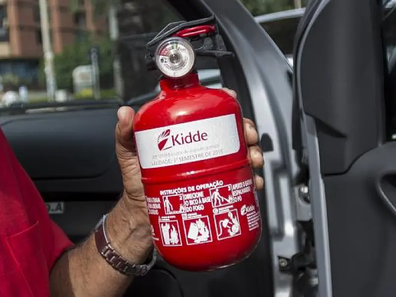Uso de extintor do tipo ABC em veículos será obrigatório a partir desta quinta-feira