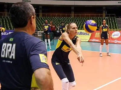 Brasil estreia na Copa Internacional contra o Peru