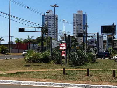 Semáforos e luminosos com problemas na Afonso Pena