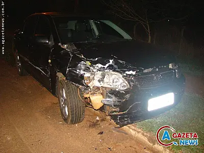 Ultrapassagem errada causa colisão entre dois veículos em Amambai