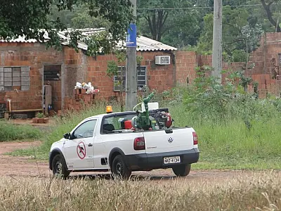 Fumacê reforça combate ao Aedes em 14 bairros nesta terça-feira