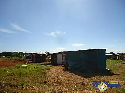 Famílias aguardam decisão sobre posse de área em Dourados