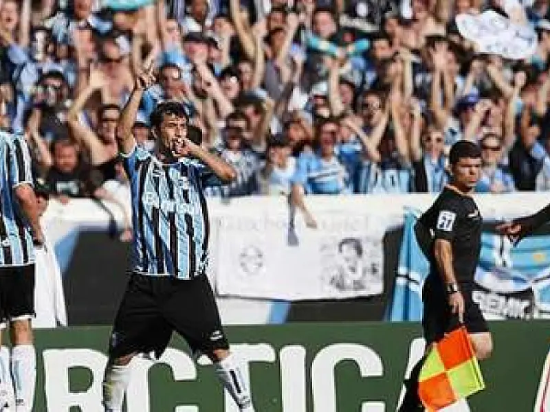 Grêmio se vinga de Ronaldinho e vence Flamengo por 4 a 2