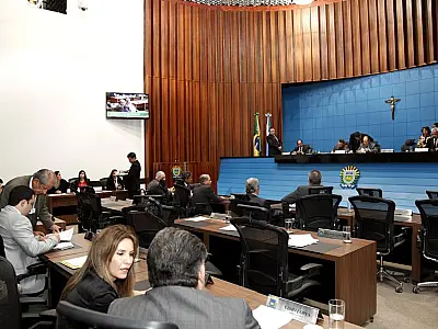 Deputados aprovam projeto que beneficia abrigos de crianças