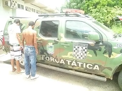 PM prende autor de homicídio e apreende adolescente