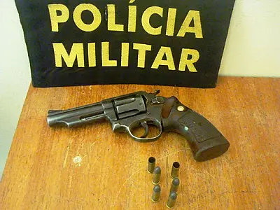 Adolescente infrator é apreendido com arma de fogo