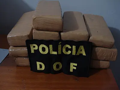 Polícia apreende 26 tabletes de maconha em ônibus intermunicipal