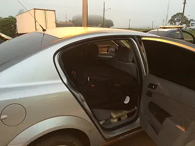PRF apreende meia tonelada de maconha em veículo com ocorrência de roubo