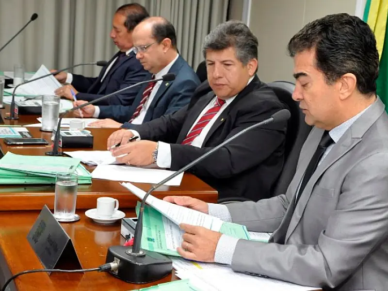 CCJR aprova pareceres favoráveis a sete projetos de lei
