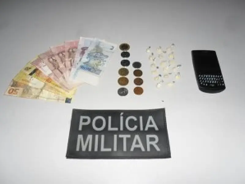 PM apreende dois jovens por tráfico de drogas em Nova Andradina