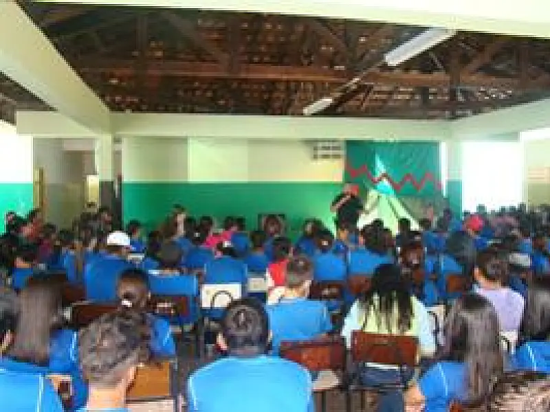 PMs realizam palestra para alunos em Aquidauana