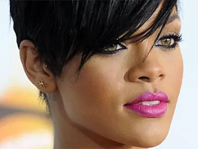 Rihanna conquista o primeiro lugar dos 200 melhores álbuns da Billboard