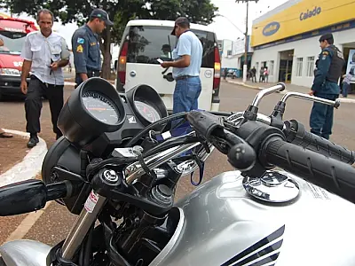 Moto colide com ambulância  no centro de Nova Andradina