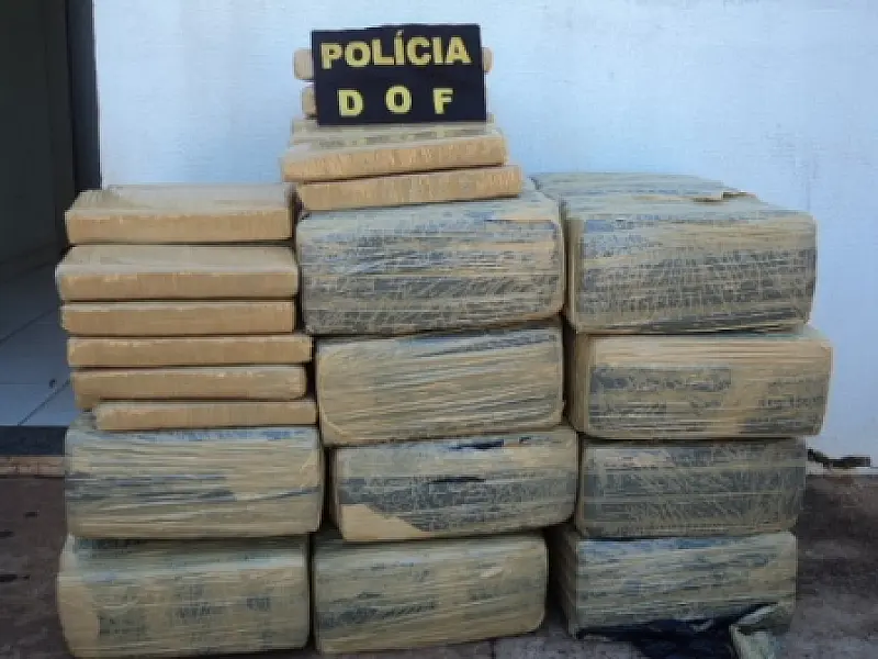 Jovens são presos com 230 kg de maconha em Amambai