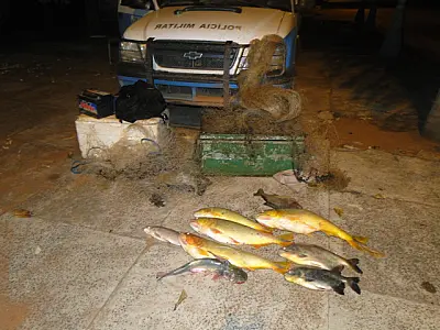 PMA prende três pescadores e aplica multa de mais de R$ 10 mil