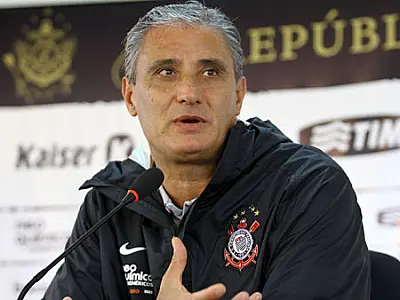 Com rival de olho, Corinthians enfrenta o Bahia neste sábado