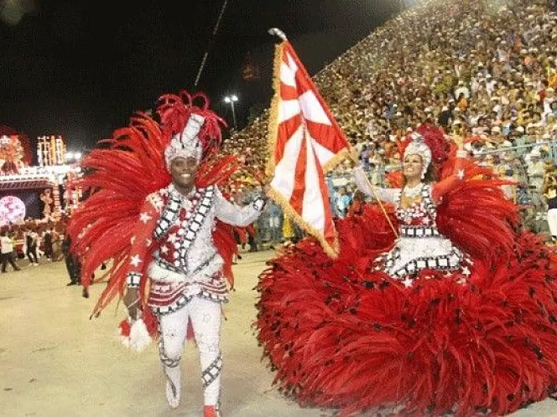 Para carnavalesco da Salgueiro, samba pode tirar cidadão do caminho do tráfico