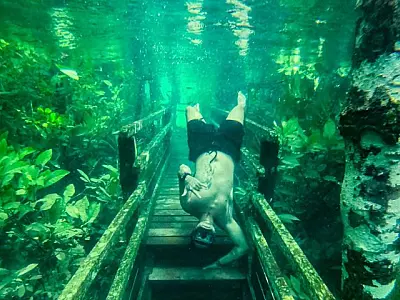 Trilha submersa: