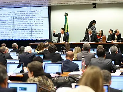 Comissão Especial vota hoje destaques à reforma da Previdência