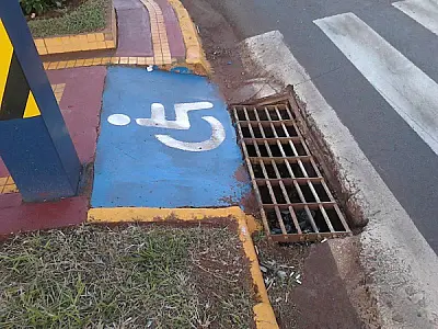 Revitalização em Dourados não respeita a acessibilidade